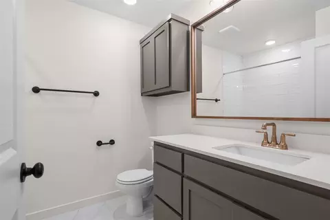 Bath - 3711 Eureka Dr, Norman, OK 73069 photo 1 of 6