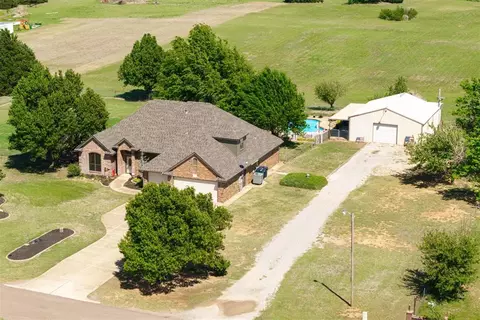 10200 Laramie Rd, Yukon, OK 73099