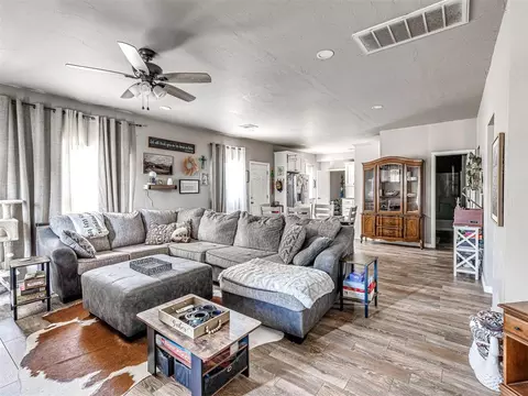 1905 N Park Ave, Shawnee, OK 74804