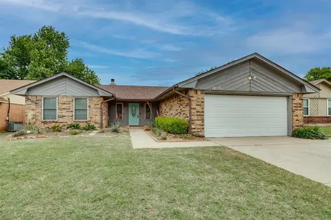 10541 Ricky Ln, Midwest City, OK 73130