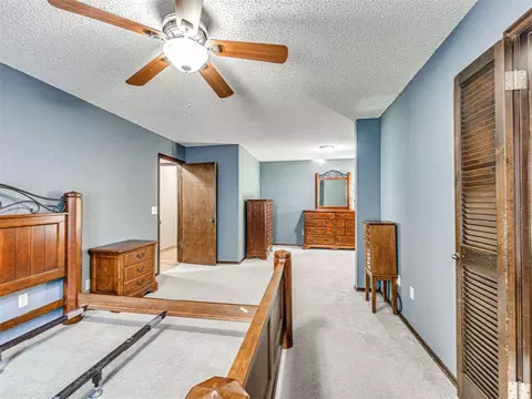 Bedroom - 809 Lakeside Cir, Edmond, OK 73012 photo 1 of 11