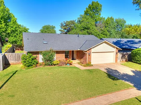 View/Area - 809 Lakeside Cir, Edmond, OK 73012 photo 2 of 4