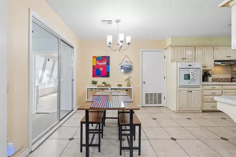 Dining - 910 Mccall Dr, Norman, OK 73072 photo 2 of 2