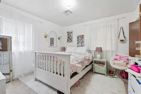 Bedroom - 910 Mccall Dr, Norman, OK 73072 photo 5 of 9