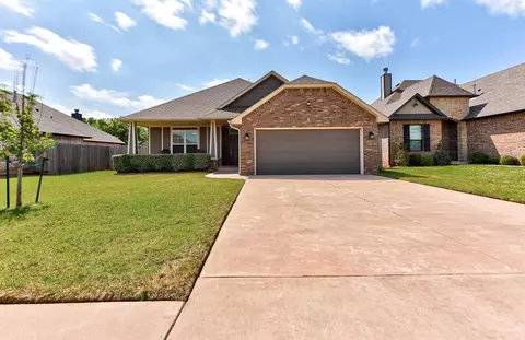 1728 W Zachary Way, Mustang, OK 73064