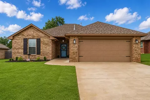 1412 SE 6th St, Moore, OK 73160