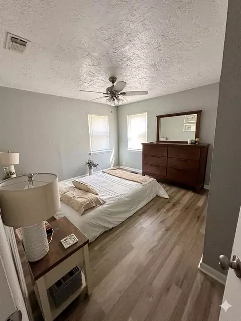 Bedroom - 1017 Coe St, Altus, OK 73521 photo 2 of 2