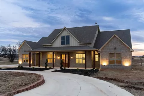 9451 W Charter Oak Rd, Edmond, OK 73025