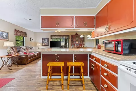 Kitchen - 17 Halibut Bay Rd, Broken Bow, OK 74728 photo 4 of 5