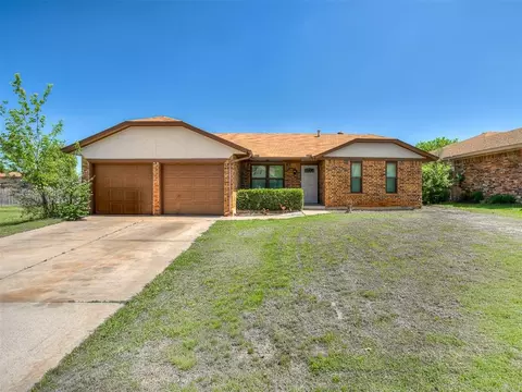 116 S English Dr, Moore, OK 73160