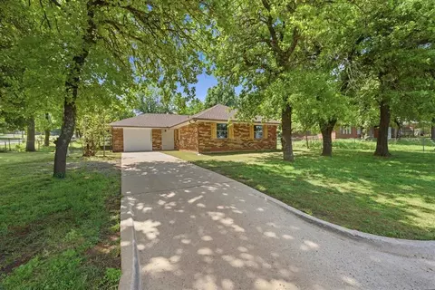 3212 Birch Ln, Edmond, OK 73034