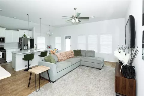 245 Vista Dr, Yukon, OK 73099
