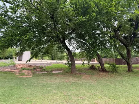 929 County Street 2932, Tuttle, OK 73089 photo 2