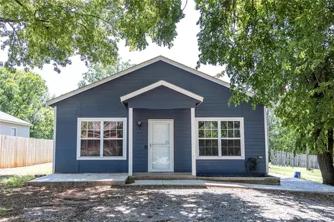 915 E Perkins Ave, Guthrie, OK 73044
