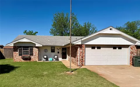 124 Rawlings, Clinton, OK 73601