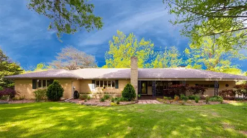 24 Hillcrest Dr, Ponca City, OK 74604