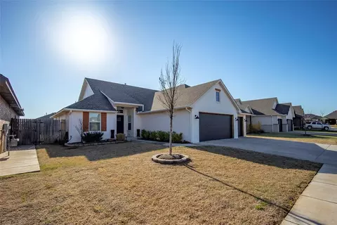 2812 Wild Rose Ln, Yukon, OK 73099