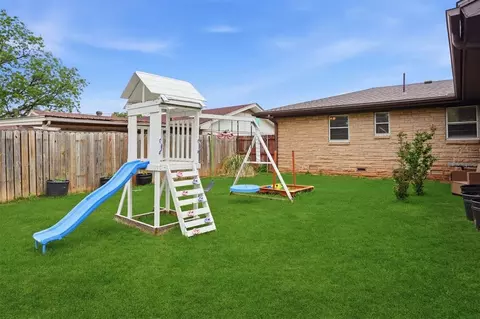 Exterior - 319 Cameron Dr, Altus, OK 73521 photo 11 of 12