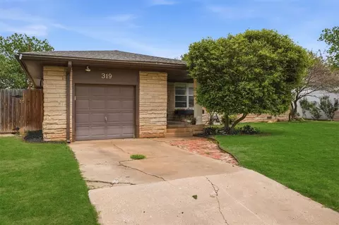 Exterior - 319 Cameron Dr, Altus, OK 73521 photo 7 of 12