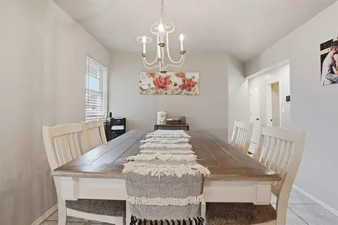 Dining - 319 Cameron Dr, Altus, OK 73521 photo 4 of 4