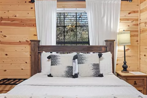 Bedroom - 32 Fireside Land, Broken Bow, OK 74728 photo 9 of 9