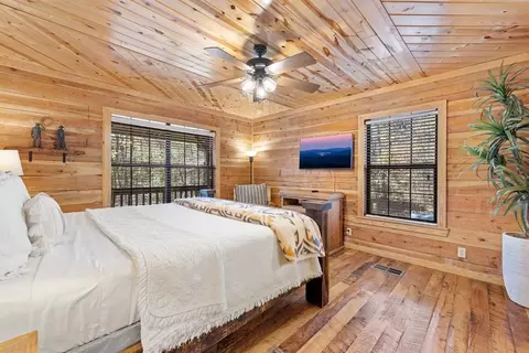Bedroom - 32 Fireside Land, Broken Bow, OK 74728 photo 1 of 9