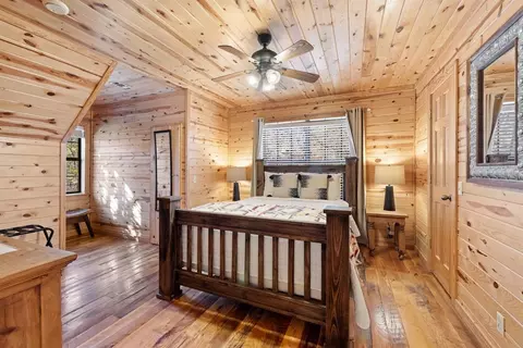 Bedroom - 32 Fireside Land, Broken Bow, OK 74728 photo 4 of 9