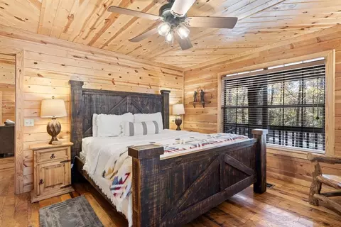 Bedroom - 32 Fireside Land, Broken Bow, OK 74728 photo 2 of 9