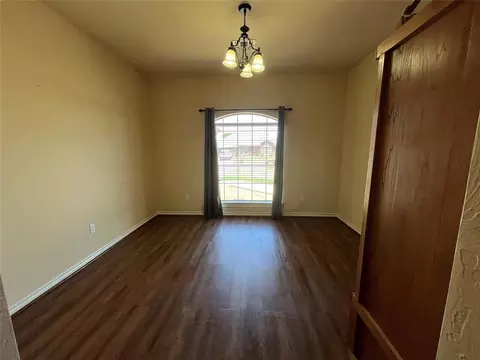 Living - Undisclosed, Altus, OK 73521 photo 2 of 3