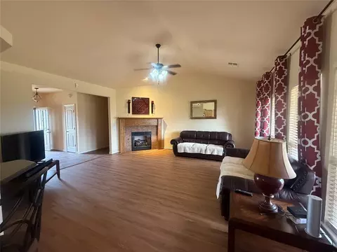 Living - Undisclosed, Altus, OK 73521 photo 1 of 3