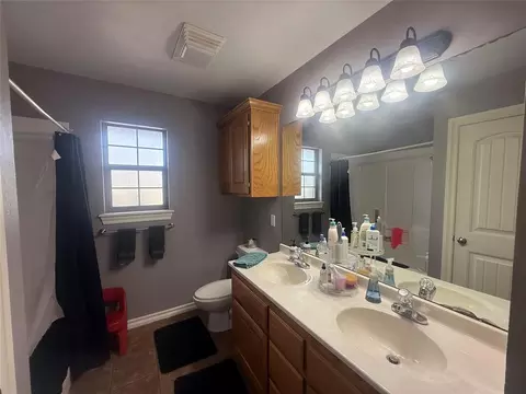 Bath - Undisclosed, Altus, OK 73521 photo 2 of 2