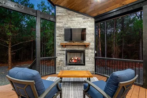 Exterior - 165 Bear Cedar Trl, Broken Bow, OK 74728 photo 6 of 11