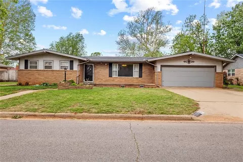 713 Oak Dr, Weatherford, OK 73096
