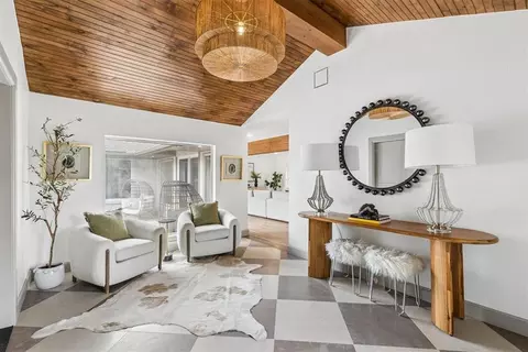 1114 W Wilshire Blvd, Nichols Hills, OK 73116