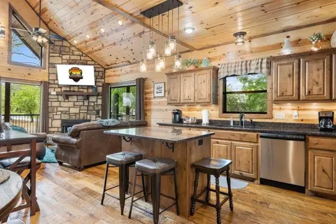 Kitchen - 265 Sugarberry Trl, Broken Bow, OK 74728 photo 2 of 2
