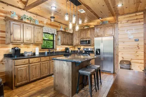 Kitchen - 265 Sugarberry Trl, Broken Bow, OK 74728 photo 1 of 2
