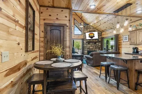 Dining - 265 Sugarberry Trl, Broken Bow, OK 74728 photo 1 of 2