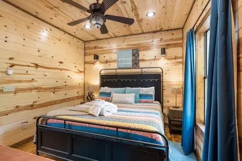 Bedroom - 265 Sugarberry Trl, Broken Bow, OK 74728 photo 1 of 3