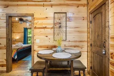 Dining - 265 Sugarberry Trl, Broken Bow, OK 74728 photo 2 of 2