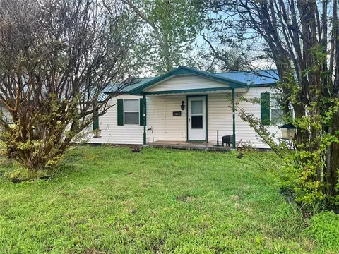 619 W Locust St, Tecumseh, OK 74873