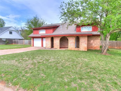 2501 N Weatherford Dr, Norman, OK 73071