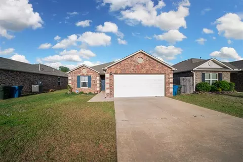 914 Karlee Ct, Midwest City, OK 73130