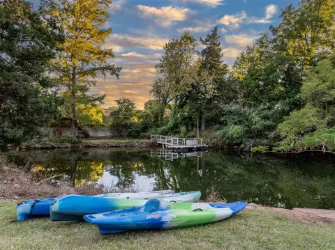 9405 Silver Lake Dr, Oklahoma City, OK 73162