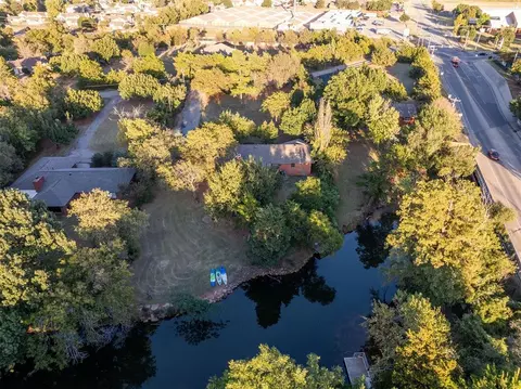 9405 Silver Lake Dr, Oklahoma City, OK 73162