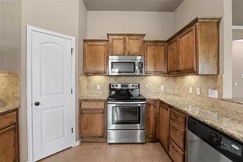 Kitchen - 1609 Chambers St, Norman, OK 73071 photo 2 of 3