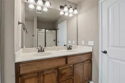 Bath - 1609 Chambers St, Norman, OK 73071 photo 1 of 4