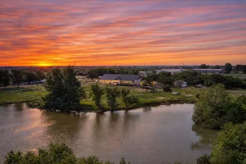 4124 E Horseshoe Ln, Moore, OK 73160