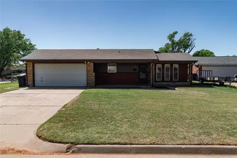 946 Freeland Dr, Enid, OK 73701