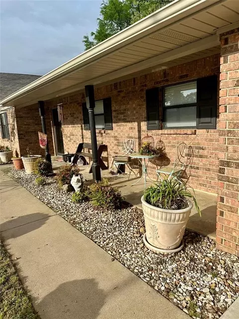 221 Sooner Rd, Holdenville, OK 74848