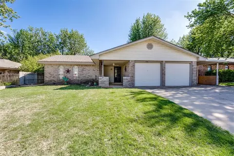 506 Queensboro Pl, Yukon, OK 73099